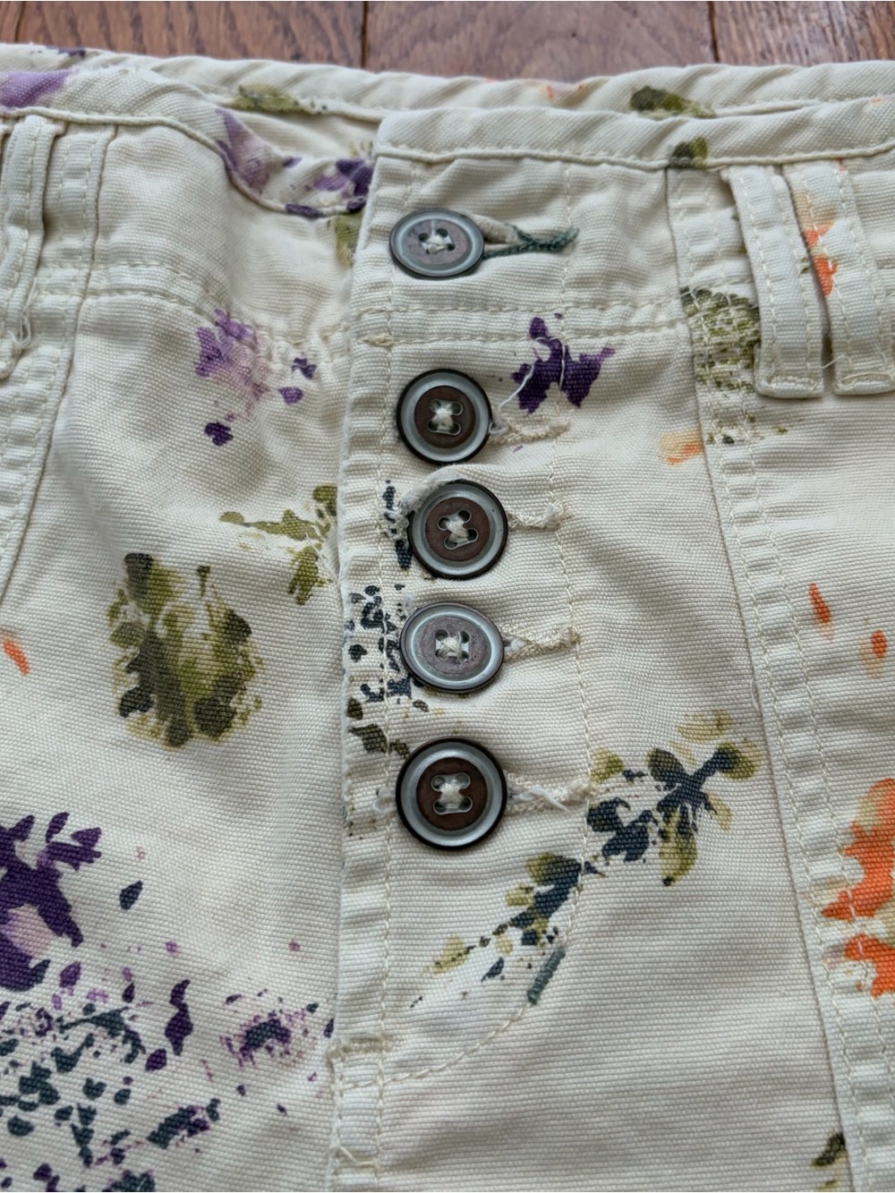 Pilcro The Wanderer Painterly Print Utility Shorts 29 High Rise Anthropologie - Picture 4 of 16